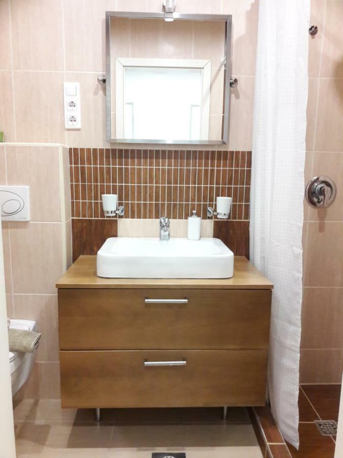 Beige & Brown Appartement Boedapest Buitenkant foto
