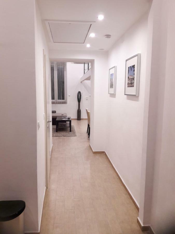 Beige & Brown Appartement Boedapest Buitenkant foto