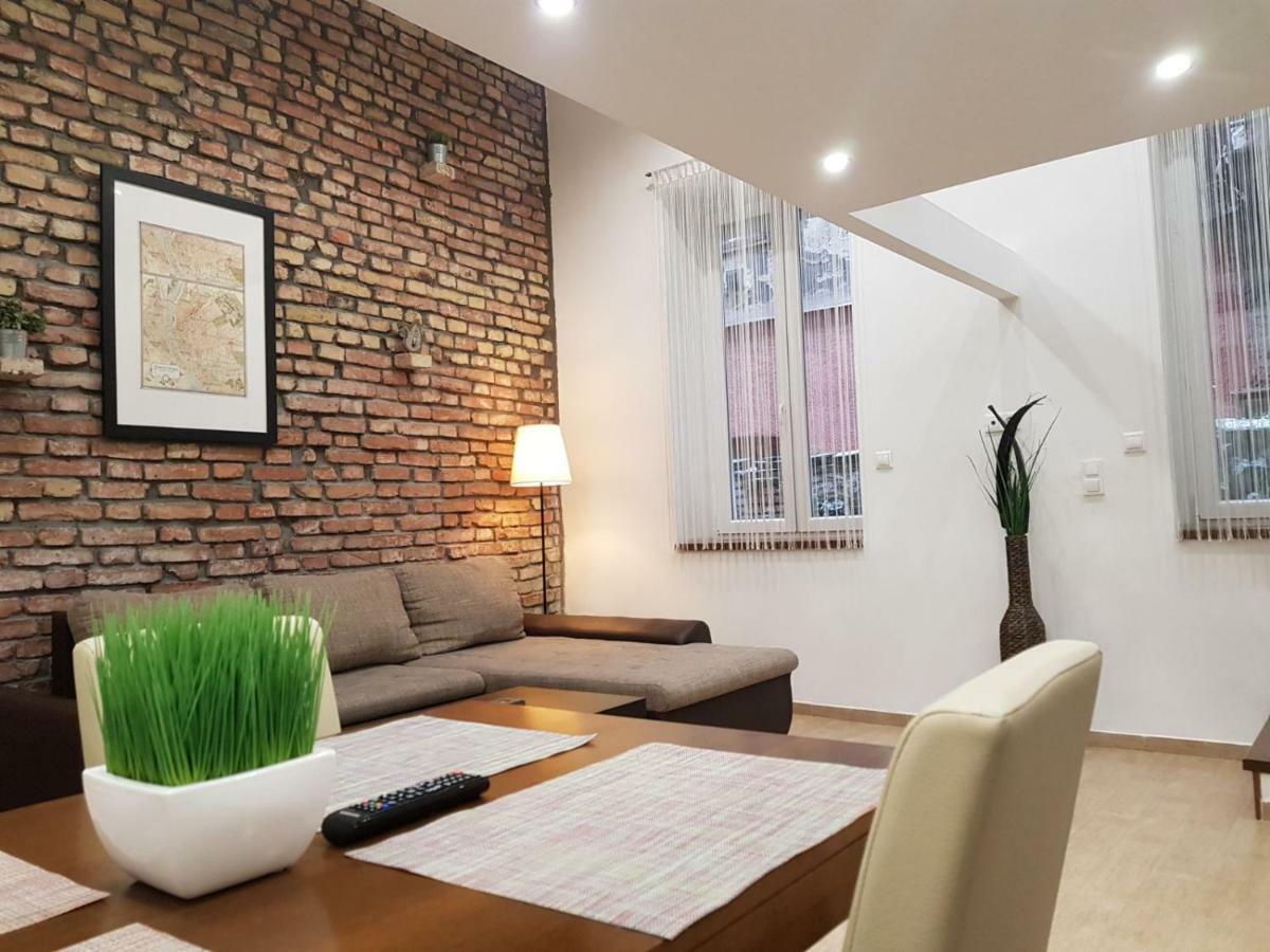Beige & Brown Appartement Boedapest Buitenkant foto