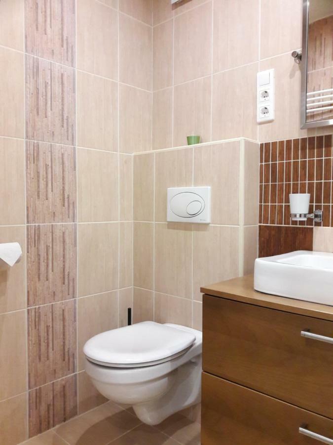 Beige & Brown Appartement Boedapest Buitenkant foto